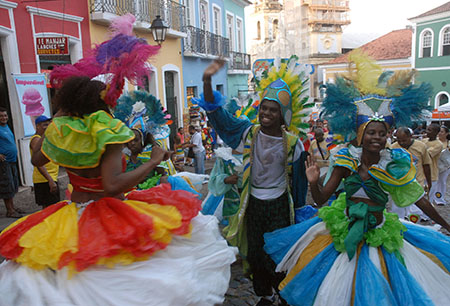 Salvador (BA) - Pequenos blocos fazem a alegria no Pelourinho em Salvador